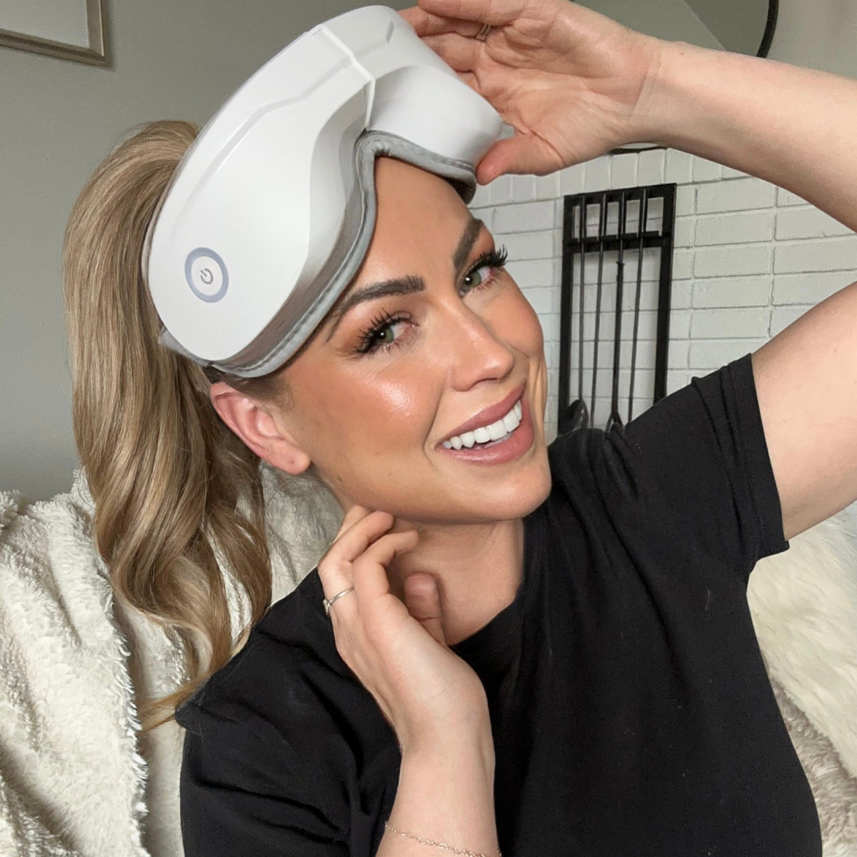 Relaxable heated eye massager in use