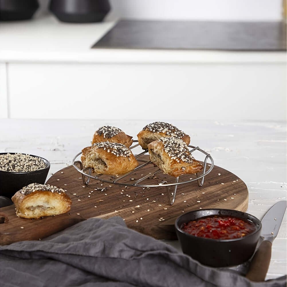 11-piece air fryer accessory kit with pizza pan and versatile cooking tools.