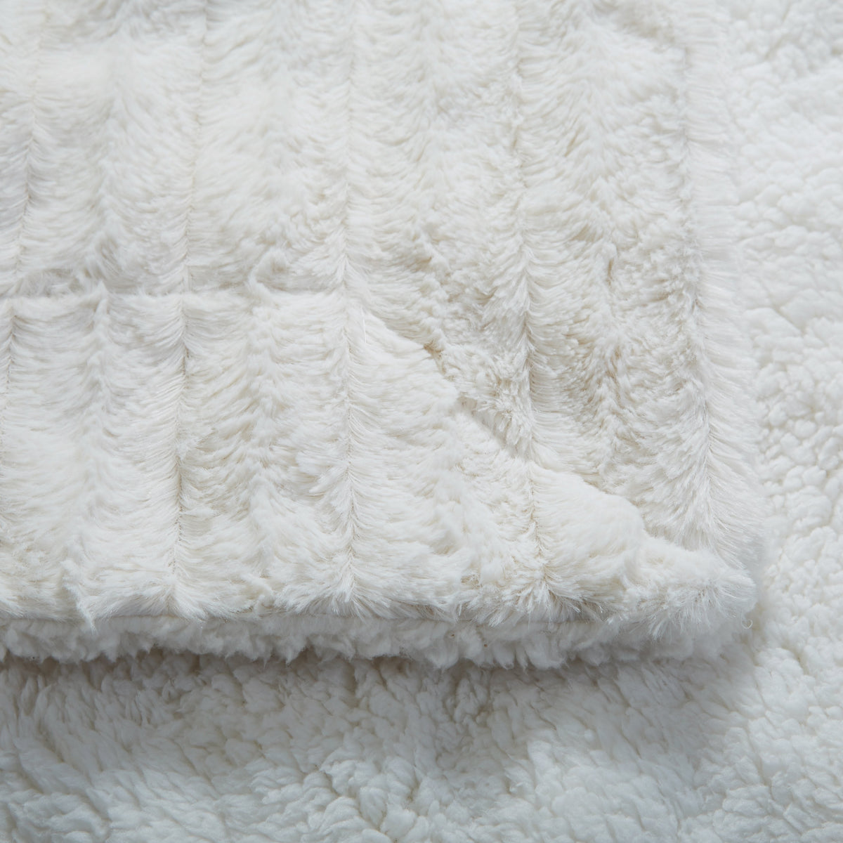 Faux Fur Sherpa Throw Blanket – White Ivory, 3 Sizes