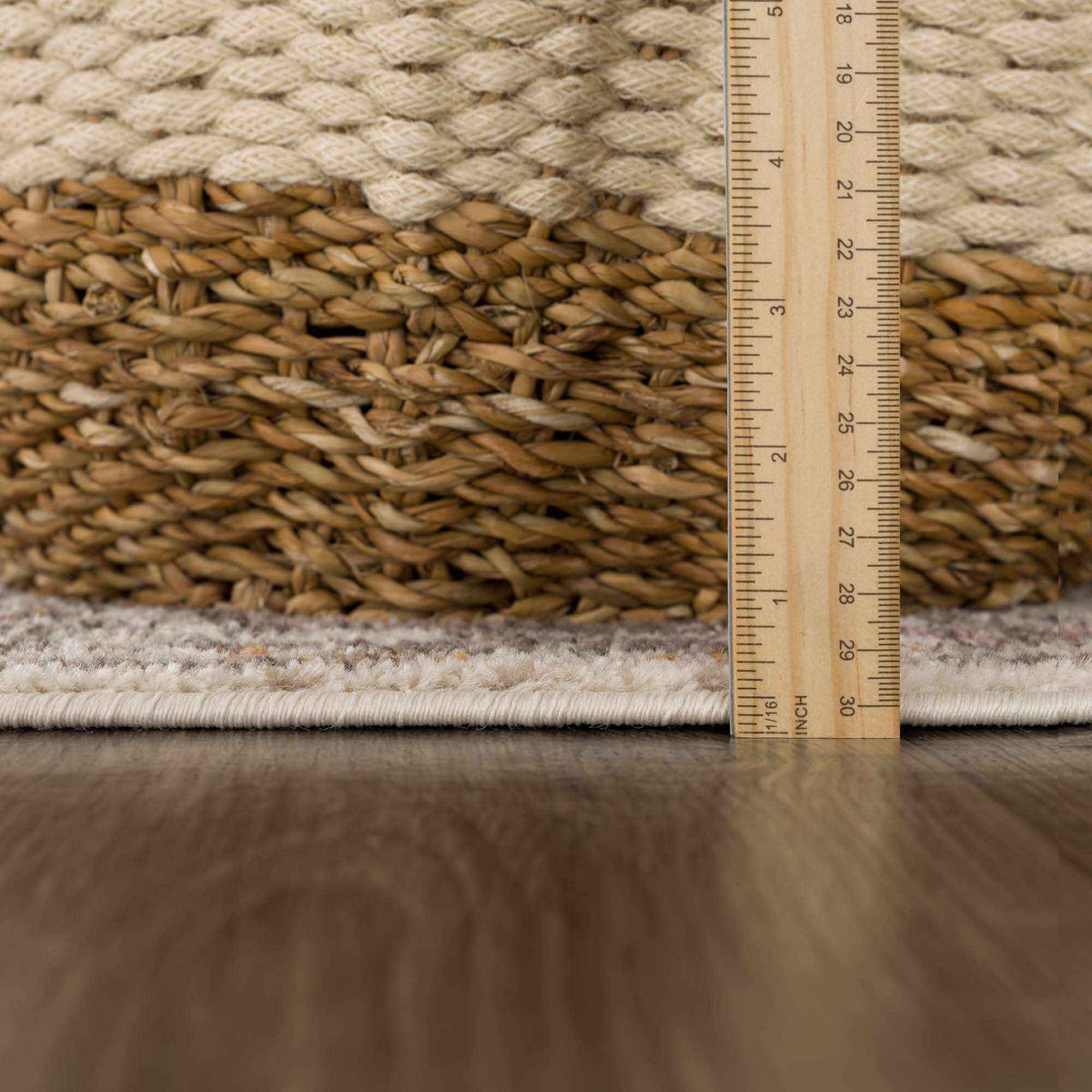 Herstmonceux elegant area rug – image 15