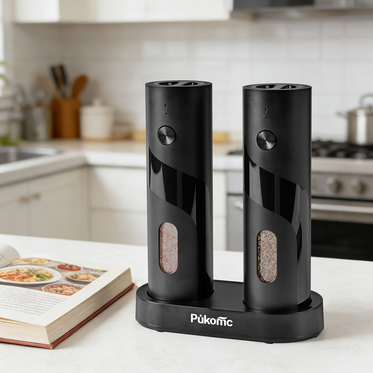 Rechargeable electric salt and pepper grinder set