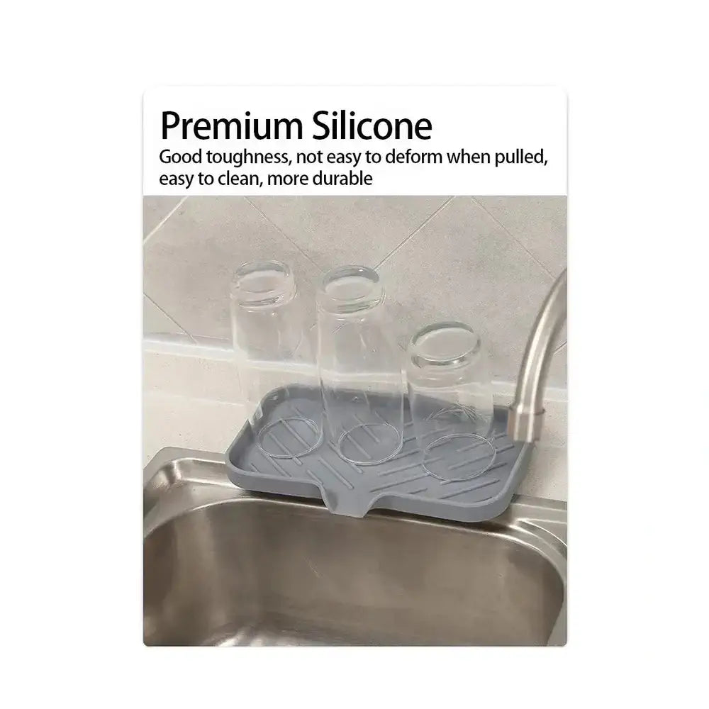 Silicone auto-draining sponge holder efficiently drains water while keeping sponges organized and clean.