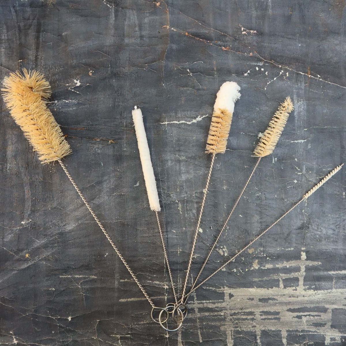 Set of five sisal bottle brushes in varying sizes for plastic-free cleaning.